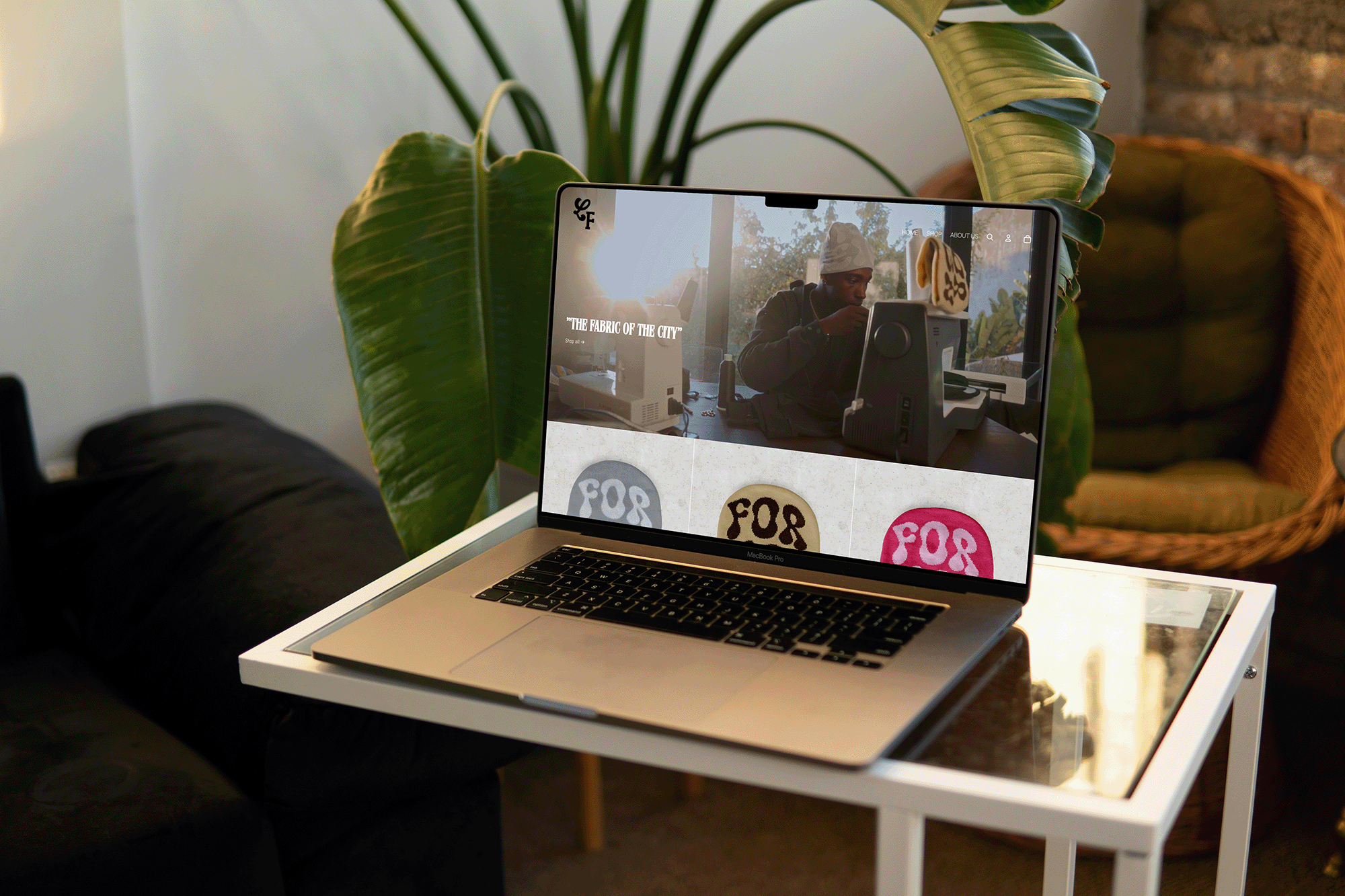Local Foreigner Club Shop auf dem MacBook